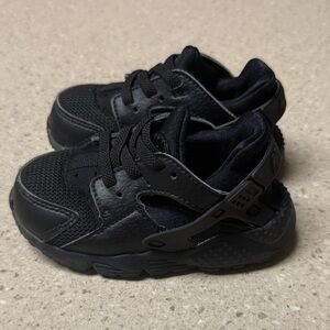 Nike Kids Black Sneakers
